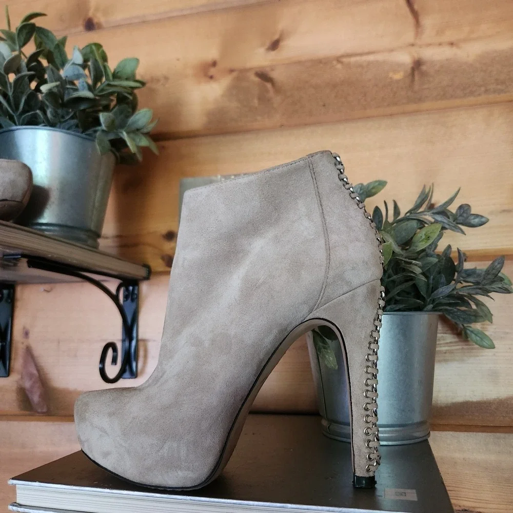 Vince Camuto Cannon Suede Platform Ankle Booties Chain Braid Lace Up Heels Sz 6B